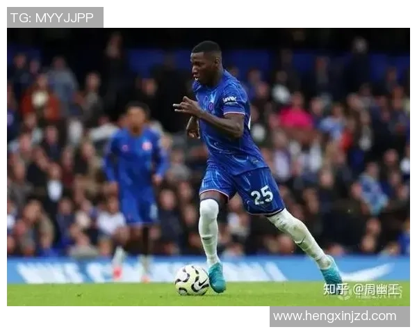 防守型七号球星:他如何用硬朗的防守风格重塑现代足球战术 防守型七号球星:他如何用硬朗的防守风格重塑现代足球战术